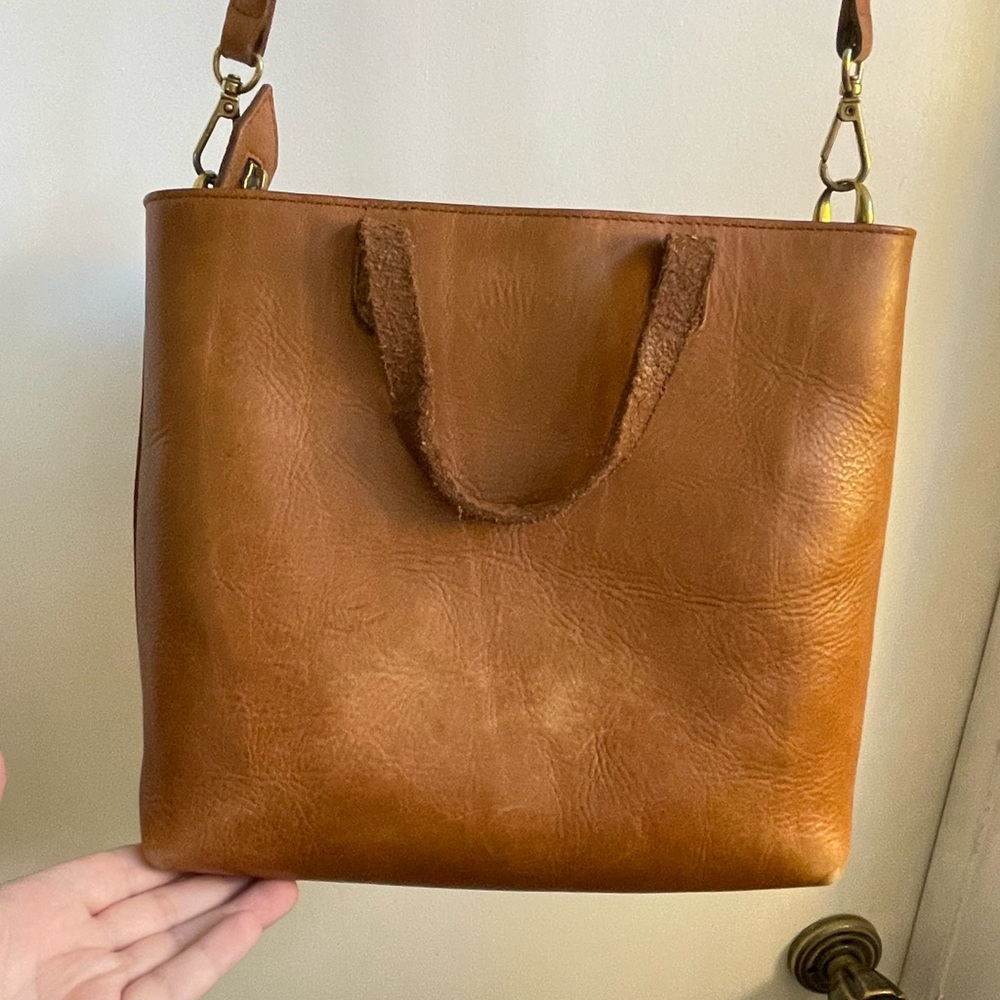 Madewell camel color purse, in great condition with minor imperfections